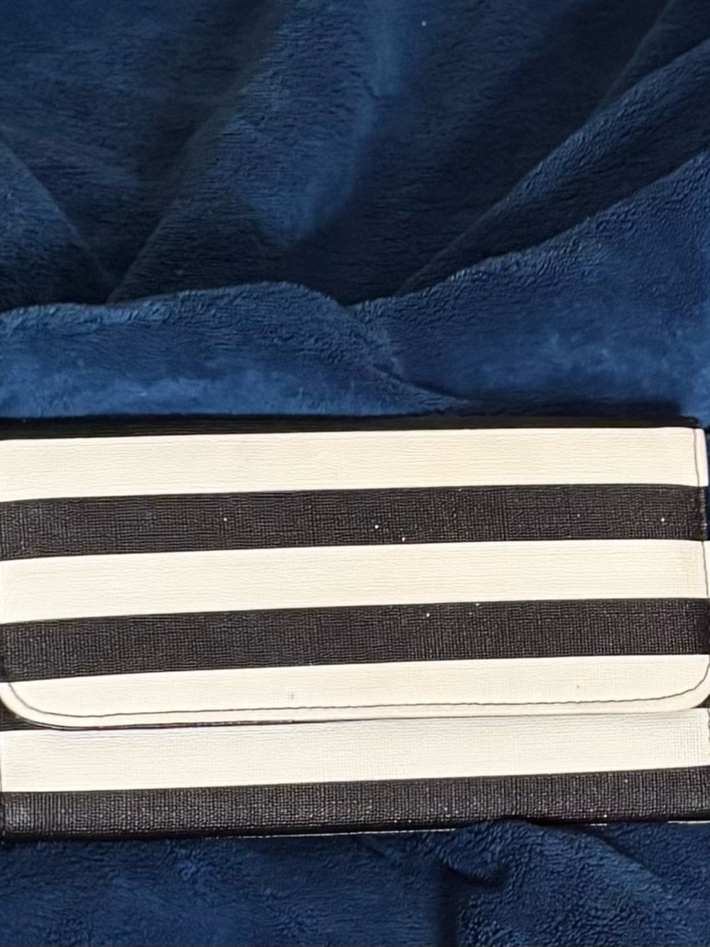 Kut from the Kloth Black Trifold Wallet
